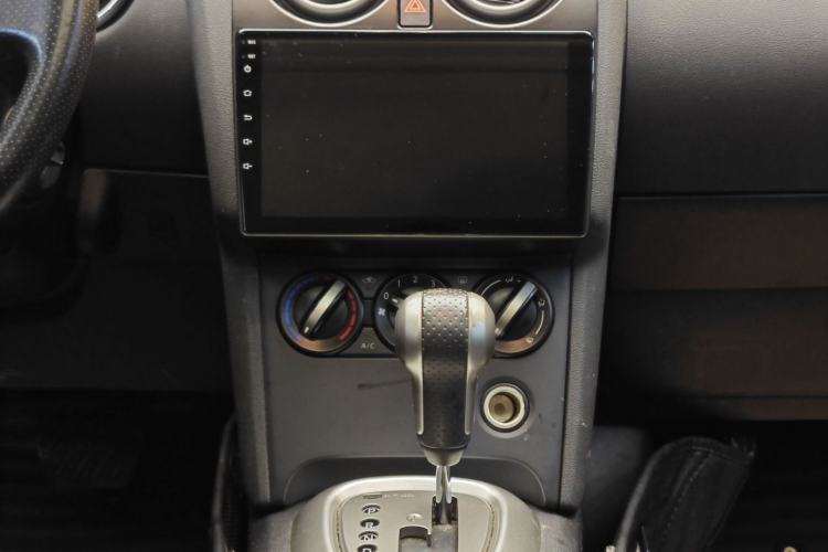 Used Nissan Qashqai 2015 2.0 XL Coolfire CVT 2WD Interior 11