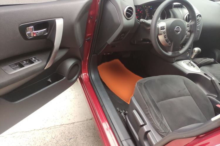 Used Nissan Qashqai 2015 2.0 XL Coolfire CVT 2WD Interior 2