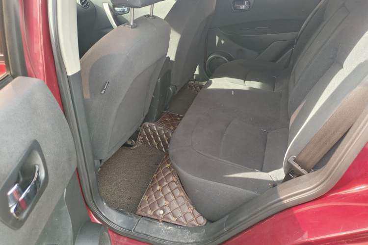 Used Nissan Qashqai 2015 2.0 XL Coolfire CVT 2WD Interior 3
