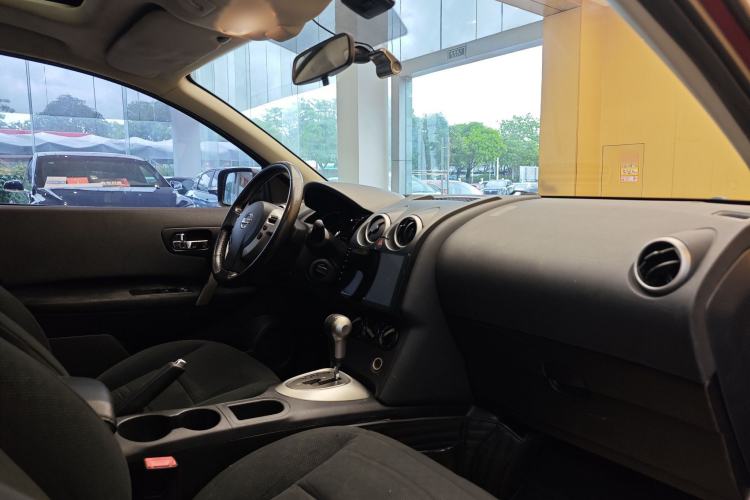 Used Nissan Qashqai 2015 2.0 XL Coolfire CVT 2WD Interior 3