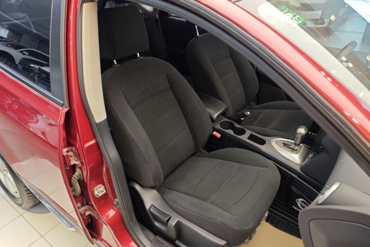 Used Nissan Qashqai 2015 2.0 XL Coolfire CVT 2WD Interior 4