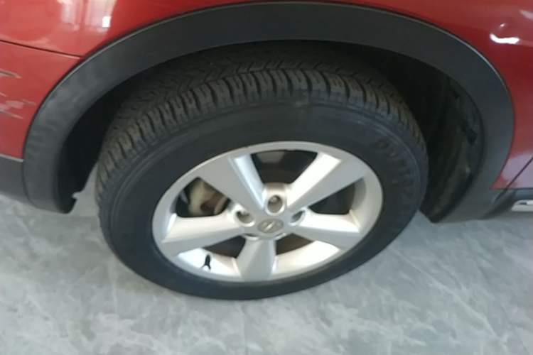 Used Nissan Qashqai 2015 2.0 XL Coolfire CVT 2WD Left Front Wheel Hub