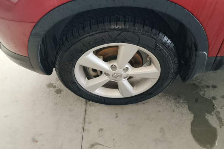 Used Nissan Qashqai 2015 2.0 XL Coolfire CVT 2WD Left Front Wheel Hub