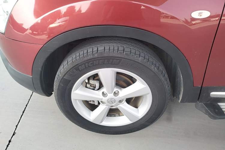 Used Nissan Qashqai 2015 2.0 XL Cool Fire MT 2WD Left Front Wheel Hub