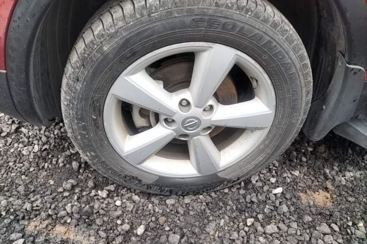 Used Nissan Qashqai 2015 2.0 XL Coolfire CVT 2WD Left Front Wheel Hub