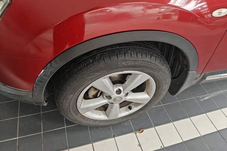 Used Nissan Qashqai 2015 2.0 XL Coolfire CVT 2WD Left Front Wheel Hub