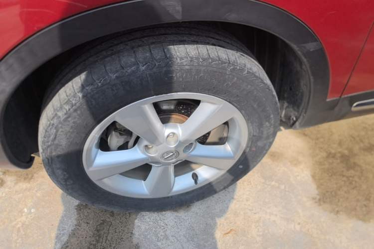 Used Nissan Qashqai 2015 2.0 XL Coolfire CVT 2WD Left Front Wheel Hub