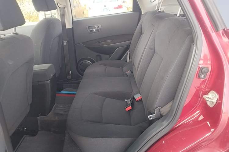 Used Nissan Qashqai 2015 2.0 XL Cool Fire MT 2WD Left Rear Seat