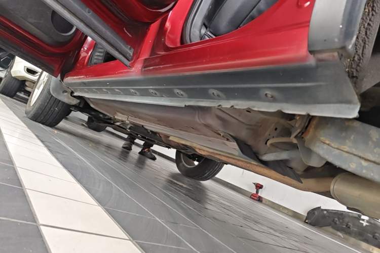 Used Nissan Qashqai 2015 2.0 XL Coolfire CVT 2WD Left Side Sill