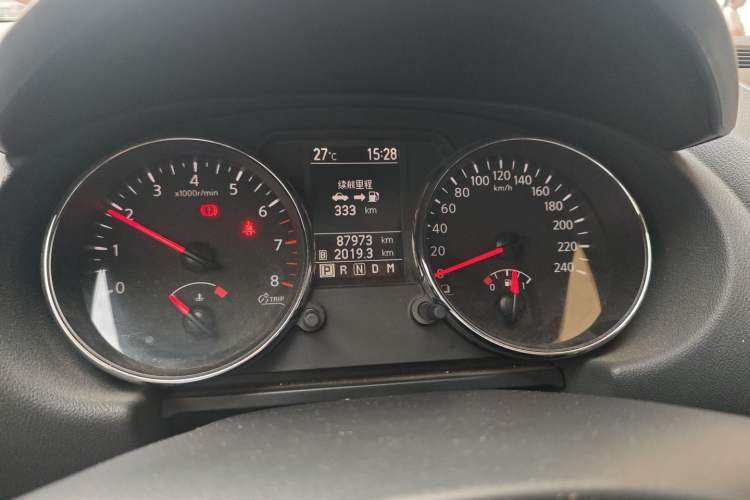 Used Nissan Qashqai 2015 2.0 XL Coolfire CVT 2WD Odometer Close Up