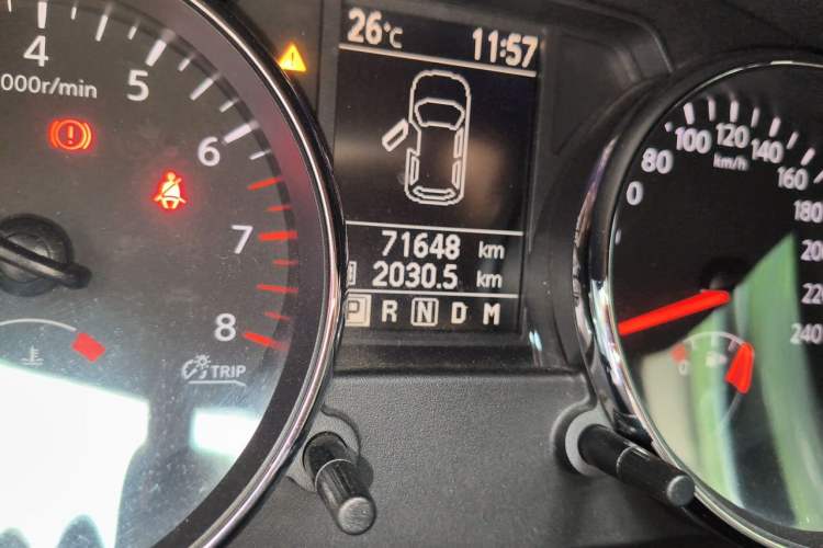 Used Nissan Qashqai 2015 2.0 XL Coolfire CVT 2WD Odometer Close Up