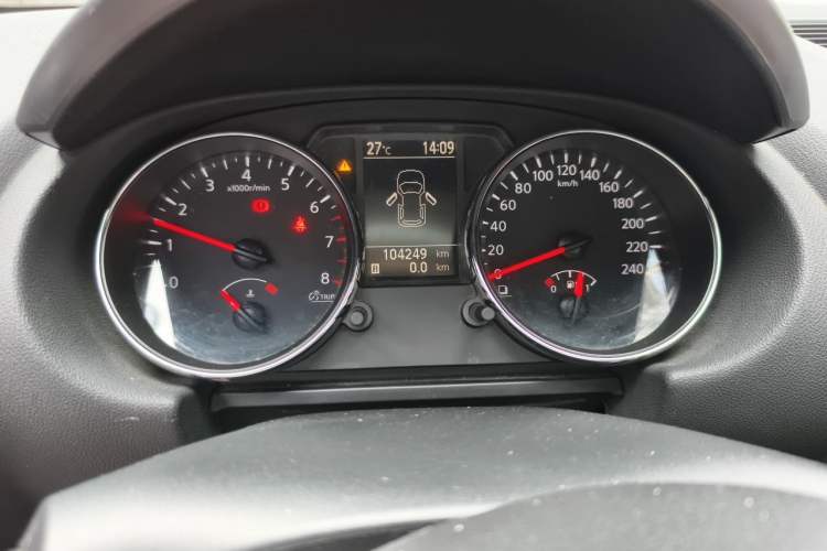 Used Nissan Qashqai 2015 2.0 XL Cool Fire MT 2WD Odometer Close Up