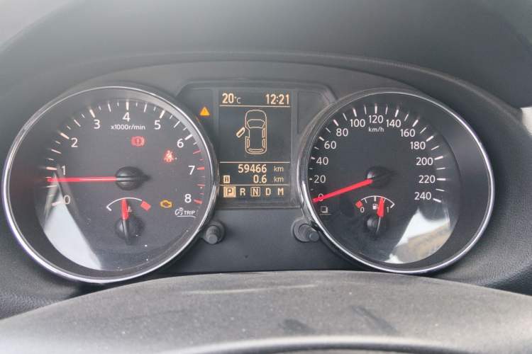 Used Nissan Qashqai 2015 2.0 XL Coolfire CVT 2WD Odometer Close Up