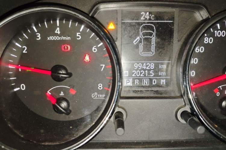Used Nissan Qashqai 2015 2.0 XL Coolfire CVT 2WD Odometer Close Up