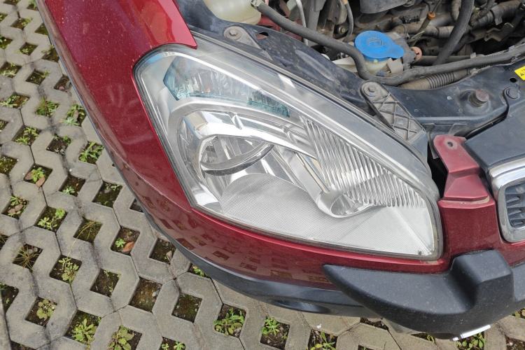 Used Nissan Qashqai 2015 2.0 XL Coolfire CVT 2WD Right Front Headlight