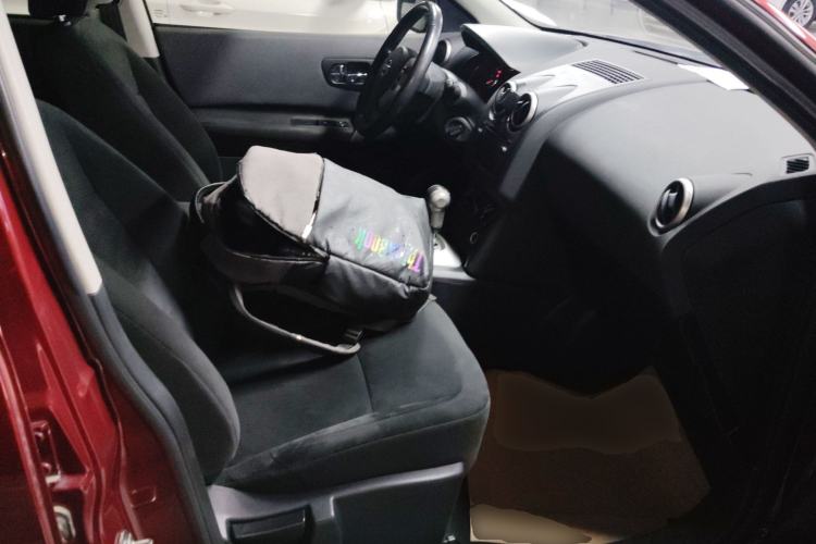 Used Nissan Qashqai 2015 2.0 XL Coolfire CVT 2WD Right Front Seat