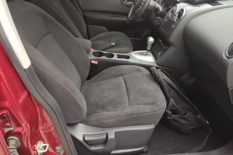 Used Nissan Qashqai 2015 2.0 XL Coolfire CVT 2WD Right Front Seat