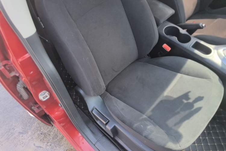 Used Nissan Qashqai 2015 2.0 XL Coolfire CVT 2WD Right Front Seat