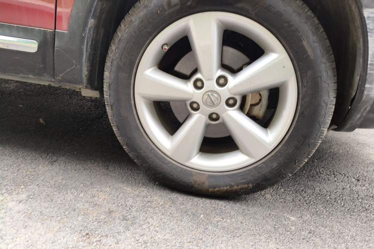 Used Nissan Qashqai 2015 2.0 XL Coolfire CVT 2WD Right Front Wheel Hub