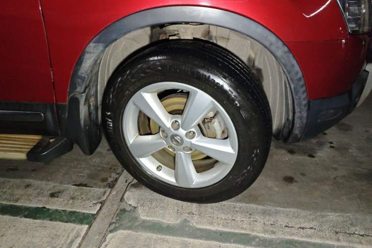 Used Nissan Qashqai 2015 2.0 XL Coolfire CVT 2WD Right Front Wheel Hub