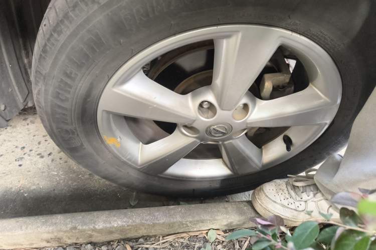 Used Nissan Qashqai 2015 2.0 XL Coolfire CVT 2WD Right Front Wheel Hub