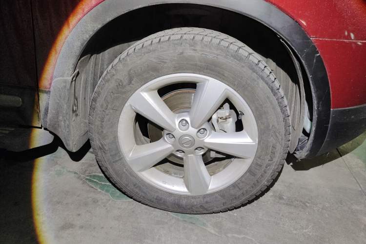 Used Nissan Qashqai 2015 2.0 XL Coolfire CVT 2WD Right Front Wheel Hub