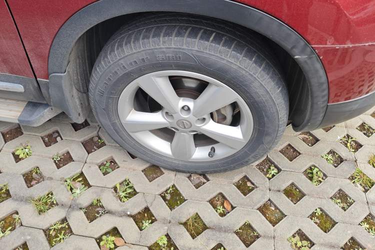 Used Nissan Qashqai 2015 2.0 XL Coolfire CVT 2WD Right Front Wheel Hub