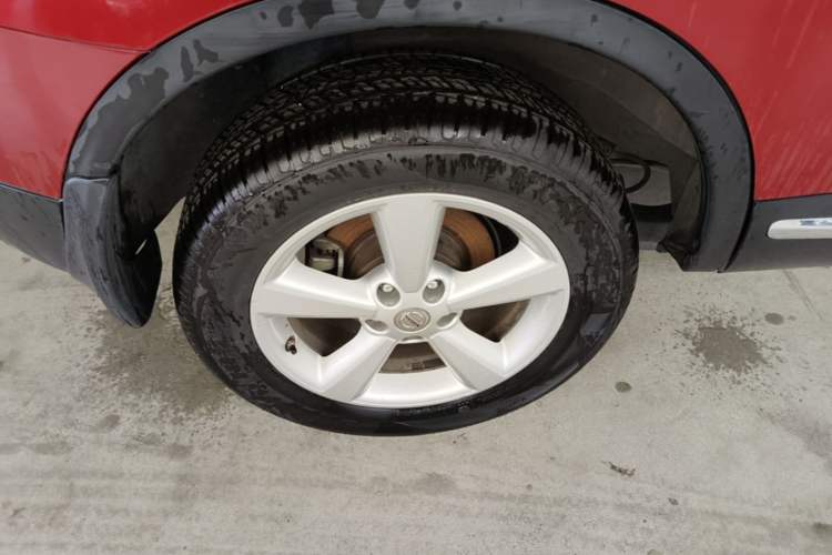 Used Nissan Qashqai 2015 2.0 XL Coolfire CVT 2WD Right Rear Wheel Hub