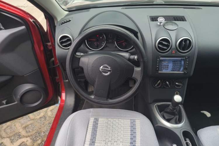 Used Nissan Qashqai 2015 2.0 XL Cool Fire MT 2WD Steering Wheel