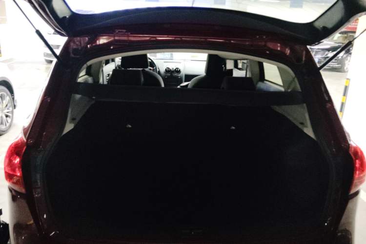 Used Nissan Qashqai 2015 2.0 XL Coolfire CVT 2WD Trunk