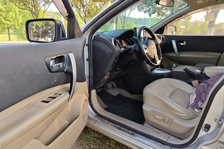 Used Nissan Qashqai 2015 2.0 XV Coolray CVT 2WD Driver Seat