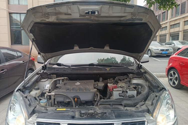Used Nissan Qashqai 2015 2.0 XL Coolfire CVT 2WD Engine Bay