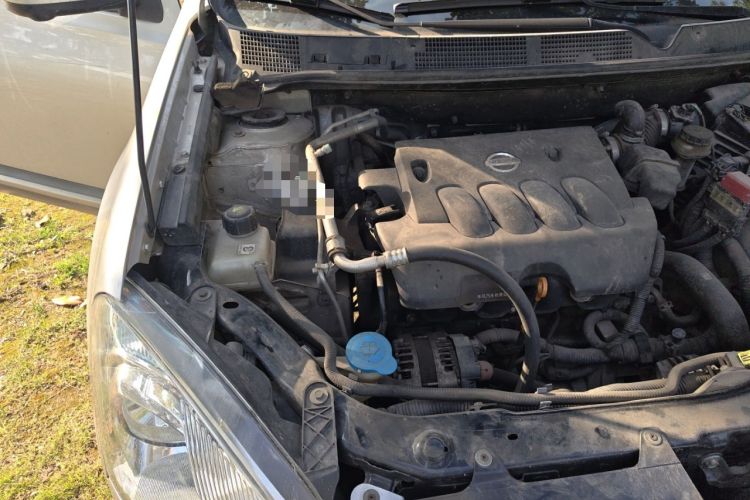 Used Nissan Qashqai 2015 2.0 XV Coolray CVT 2WD Engine Bay Right