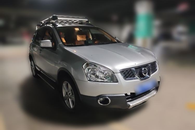 Used Nissan Qashqai 2015 2.0 XV Cool CVT 2WD Front Right 45 Deg