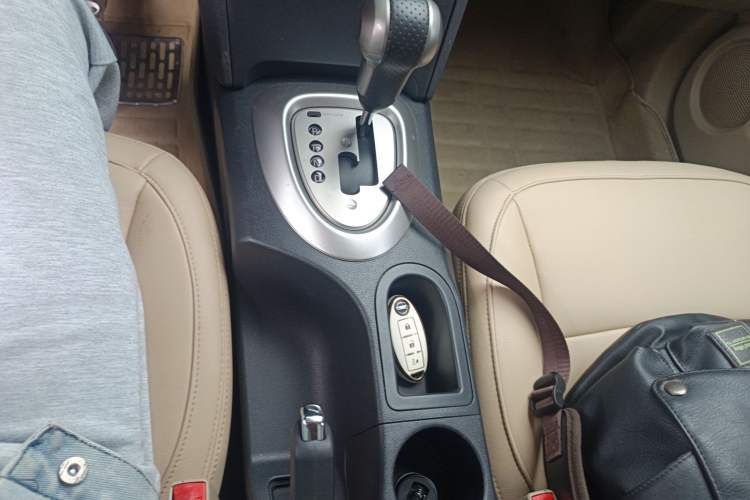 Used Nissan Qashqai 2015 2.0 XL Coolfire CVT 2WD Gear Lever