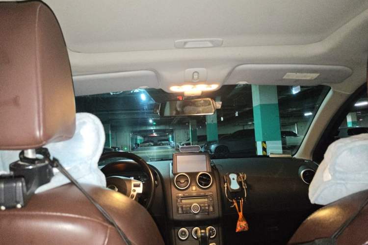 Used Nissan Qashqai 2015 2.0 XV Cool CVT 2WD Headliner