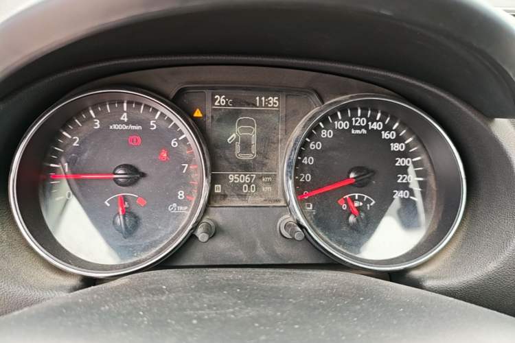 Used Nissan Qashqai 2015 2.0 XL Cool Fire MT 2WD Instrument Cluster