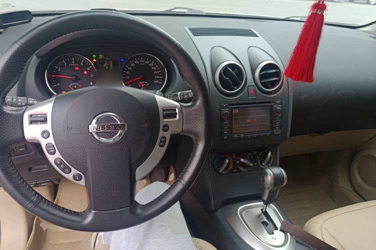 Used Nissan Qashqai 2015 2.0 XL Coolfire CVT 2WD Interior 2