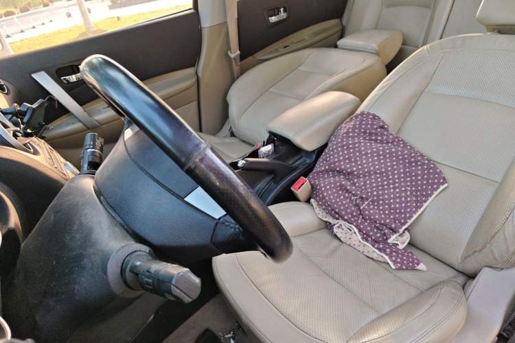 Used Nissan Qashqai 2015 2.0 XV Coolray CVT 2WD Left Front Seat