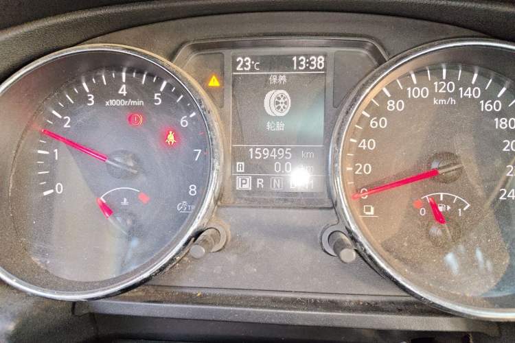 Used Nissan Qashqai 2015 2.0 XV Coolray CVT 2WD Odometer Close Up