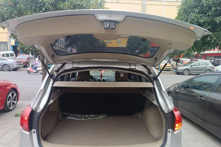 Used Nissan Qashqai 2015 2.0 XL Coolfire CVT 2WD Trunk