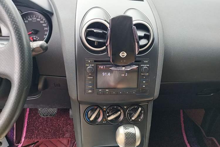 Used Nissan Qashqai 2015 2.0 XL Coolfire CVT 2WD Audio And AC Panel