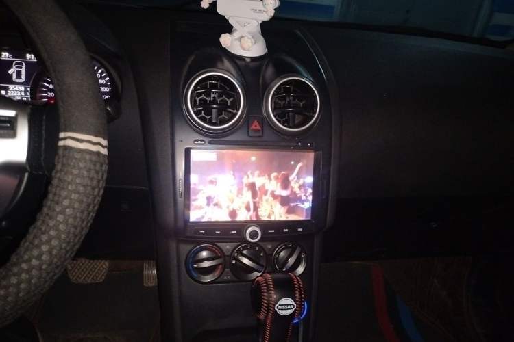 Used Nissan Qashqai 2015 2.0 XL Coolfire CVT 2WD Audio And AC Panel