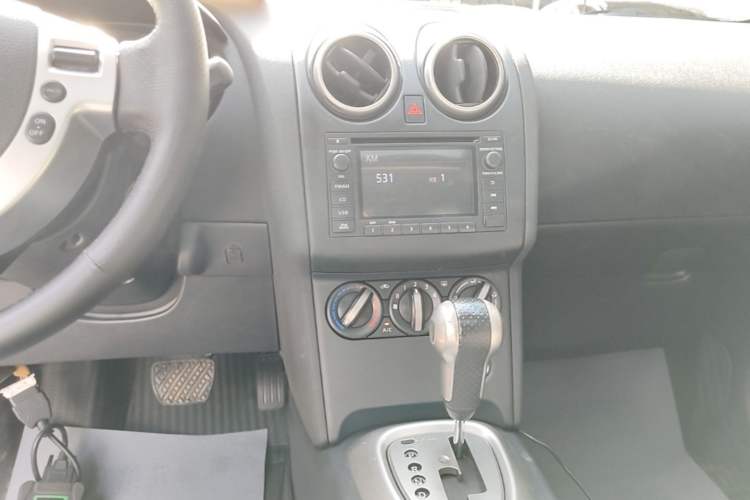 Used Nissan Qashqai 2015 2.0 XL Coolfire CVT 2WD Audio And AC Panel