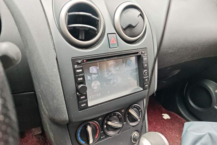 Used Nissan Qashqai 2015 2.0 XL Coolfire CVT 2WD Audio And AC Panel
