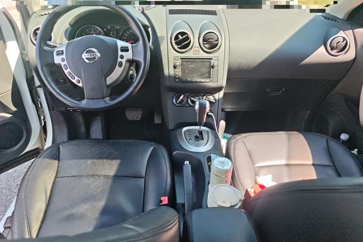 Used Nissan Qashqai 2015 2.0 XL Coolfire CVT 2WD Center Console