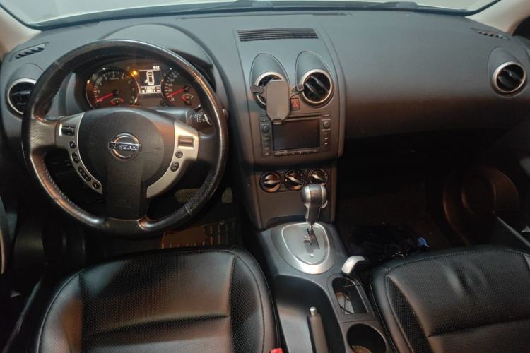 Used Nissan Qashqai 2015 2.0 XL Coolfire CVT 2WD Center Console