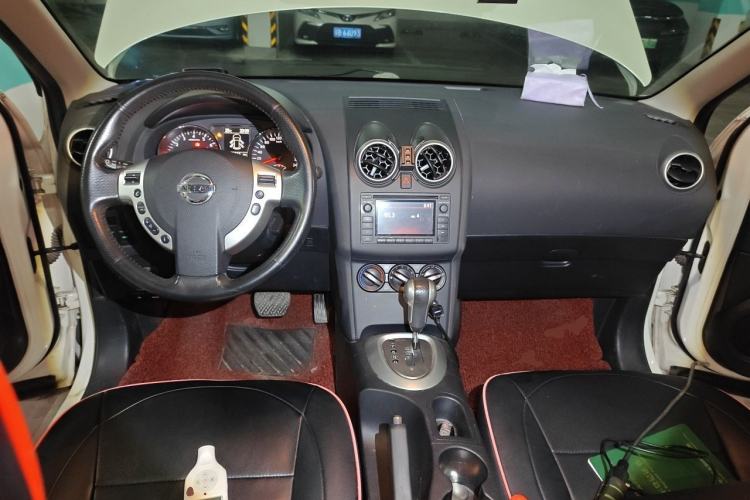 Used Nissan Qashqai 2015 2.0 XL Coolfire CVT 2WD Center Console