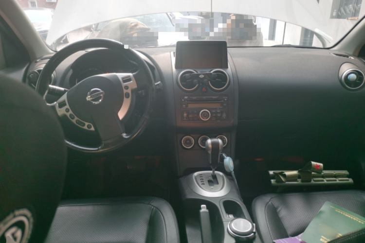 Used Nissan Qashqai 2015 2.0 XV Coolray CVT 2WD Center Console