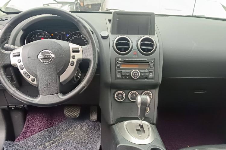 Used Nissan Qashqai 2015 2.0 XV Coolray CVT 2WD Center Console